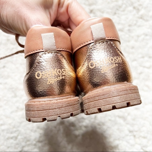 OSHKOSH: Kids Rose Gold Faux Sherpa Lined Boots Sz 7 - Picture 7 of 10